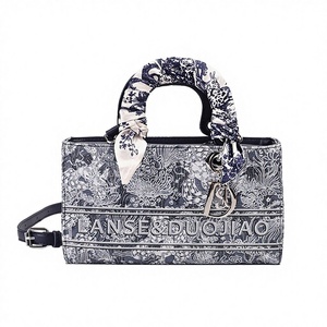 Nouveau sac à main carré pour femme MACK JHARLES, arrivée printemps, luxe haut de gamme, doublure en PU brodée, fermeture à glissière - Product Image 3