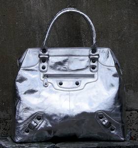Pugmark Premium Genuine Leather <b>Shoulder</b> <b>Bag</b> for Women Pretty Design-Fashionable and Functional - Product Image 1