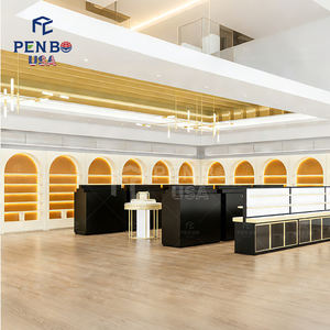 Muebles de Exhibición de Pared de Madera Únicos y Personalizados para Tienda de Perfumes, Diseño Moderno de Estilo Árabe con Iluminación LED Ecológica de Dubái - Product Image 3