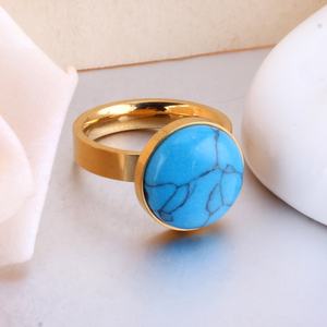 Vente en gros de bijoux de mode : Bagues rondes circulaires en acier inoxydable plaqué or 18 carats, étanches, avec turquoise bleue, pour femmes et hommes - Product Image 4