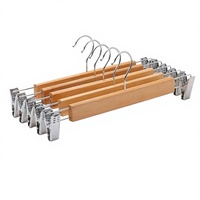 Cintres en bois naturel écologique de 13,4 pouces avec pinces et design plat pour les boutiques de vêtements – Remise sur le volume
