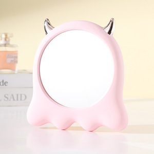 Mignon <span class=keywords><strong>petit</strong></span> <span class=keywords><strong>diable</strong></span> miroir de <span class=keywords><strong>maquillage</strong></span> de bureau peut être accroché ou debout lumière luxe beauté filles dressing miroir usine en gros - Product Image 5