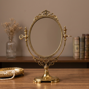 Miroir rond en verre bohème traditionnel, cadre orné, design double face, montage mural, écran LED pour usage décoratif - Product Image 1