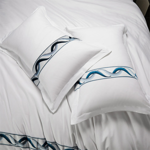 Juego de Ropa de Cama de Cuatro Piezas de Color Sólido para Hoteles de Cinco Estrellas - Product Image 3
