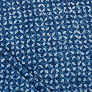 Tela de Sarga de Algodón 100% Orgánico de Alta Calidad con Estampado Floral Índigo para Vestidos, Cortinas, Ropa de Cama, Decoración del Hogar, Bolsos y Telas No Tejidas - Product Image 1