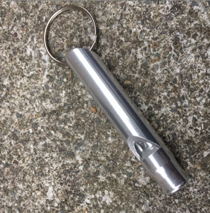 Silbato de Aluminio Metálico de Gran Tamaño (6.2 * 1.15cm) HPW0209 para Campismo, Entrenamiento, Actividades en el Campus, Rescate en Terremotos - Product Image 3