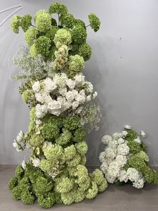 Arco di Fiori Artificiali Verde in Vendita, Sfondo di Rose per Decorazione Palco Matrimoniale - Product Image 4