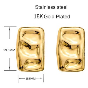 Pendientes Geométricos Rectangulares con Diseño Martillado en Oro, Acero Inoxidable 18K, Joyería de Moda - Product Image 5