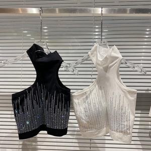 OUDINA Vente en gros Débardeur court à strass pour femme, à porter en col licou, sans bretelles, avec rembourrage en PP - Product Image 2