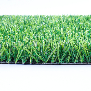 Snel te installeren, lichtgewicht maar duurzaam kunstgras met een lage koolstofafvoer, geschikt voor evenementenverhuur en tijdelijke landschapsaanleg. - Product Image 5