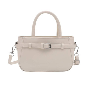 El Bolso de Mano Otoño 2025 es un Moderno y Elegante Bolso Cuadrado Pequeño Coreano con un Toque de Sofisticación y Versatilidad Es un pecado - Product Image 5