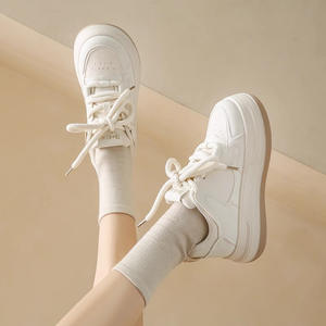 Baskets de sport printemps-automne 2025 pour filles, nouvelles chaussures décontractées pour garçons, chaussures tendance pour enfants en cuir synthétique beige et noir à lacets avant - Product Image 6