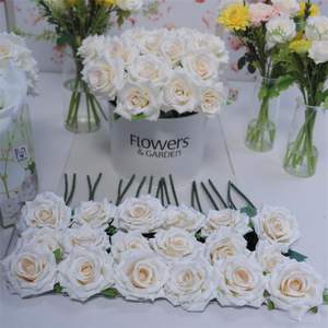 Bouquet de roses artificielles en soie pour la décoration de mariage – Vente en gros - Product Image 2
