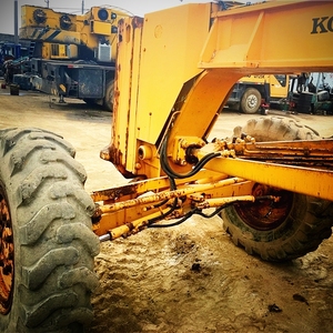 Motoniveladora Komatsu GD511A Usada de Alta Calidad en Venta - Product Image 4