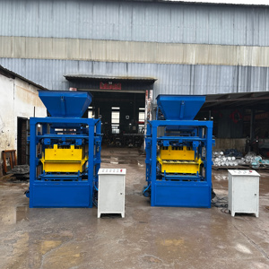 Macchina per la produzione di blocchi di cemento 4-26 con carrello esclusivo per armadio di distribuzione, popolare in Svizzera - Product Image 2