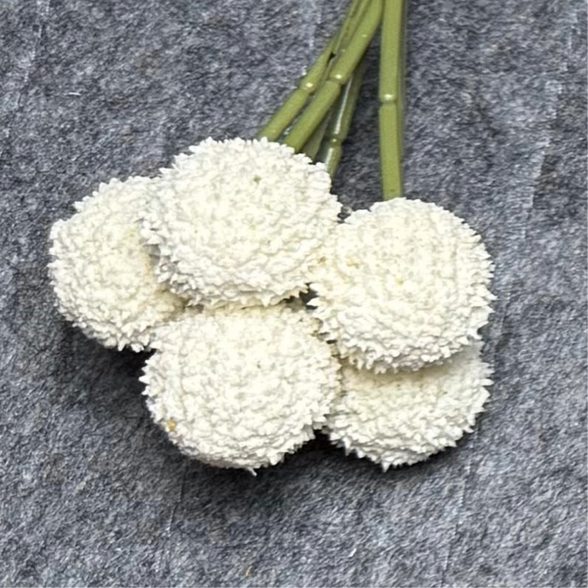 7 Stems 7 Heads 62cm White