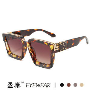 Gafas de Sol Yingtai con Marco Cuadrado, Protección UV400, PC, Unisex, Estilo Urbano y Moderno - Product Image 3
