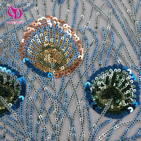 Tissu en Tulle Brodé de Luxe en Gros avec Plumes de Paon, Paillettes et Broderies, Tissu en Maille Dégradé Scintillant pour Décoration de Fête