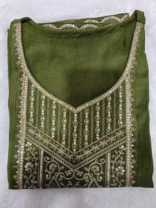Último Modelo de Kurti Verde Oliva en Rayón con Bordado, Ropa Casual Tradicional Estilo India-Pakistán, Vestido Kurti para Festivales - Product Image 5
