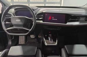 <span class=keywords><strong>Audi</strong></span> Q4 E-tron 40 SUV électrique d'occasion 2024, longue autonomie, version premium, prêt à l'exportation, bleu sur noir - Product Image 4