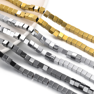Perles cubiques plaquées sous vide couleur acier noir et or 4 mm, accessoires de bijouterie DIY pour bracelets et créations perlées, vente en gros - Product Image 1