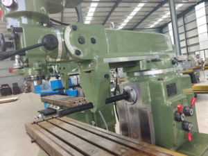 Heavy Duty Horizontal Metal Milling Machine New 5HW With Automatic Gear and Motor Core Components Manual <b>Mills</b> Product 5HW Horiz - Product Image 2