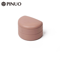 Boîte à bijoux ronde PINUO en cuir PU avec doublure en daim, pour bagues, pendentifs, bracelets, colliers, petite boîte portable rose, emballage cadeau
