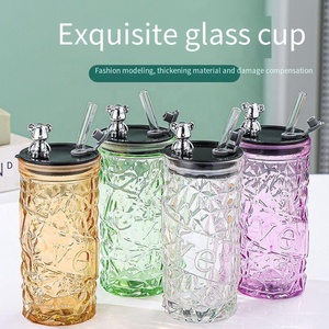 Tasse à eau en verre créative et unique ours mignon tasses à eau en verre ours en diamant tasses à boire avec couvercles d'ours et paille - Product Image 3