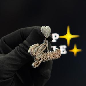 Collar Personalizado de Plata de Ley 925 con Nombre en Cursiva, Estilo HIPHOP SPARKLE, con Moissanita VVS, Corazón y Cadena Completamente Cubierta de Piedras, Unisex - Product Image 5