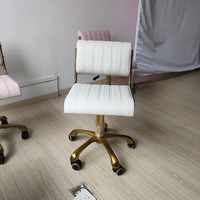 Chaise de Barbier et de Salon de Beauté pour Pédicure, Fauteuil de Technicien Ongulaire, Siège en Cuir PU Doré, Design Moderne, Portable et Durable