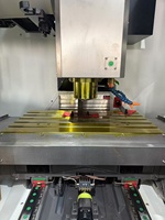 Fraiseuse CNC, Centre d'usinage vertical CNC, Centre d'usinage vertical CNC d'occasion Centre d'usinage 5 axes
