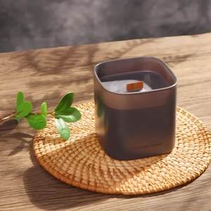 Bougie parfumée en cire de soja dans un bocal en verre fait à la main, avec mèche en bois, motif floral, huile naturelle saine, décoration de la maison, utilisation pour mariage, Noël - Product Image 1