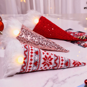 Nuevo adorno navideño luminoso de punto con lentejuelas, muñeco de anciano sin rostro, decoración brillante para personas mayores - Product Image 3