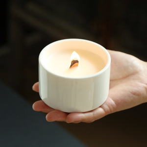 Bougie en cire de soja dans un pot en céramique écologique et biologique, hautement parfumée, réutilisable, pour mariages et décorations de Noël - Product Image 6