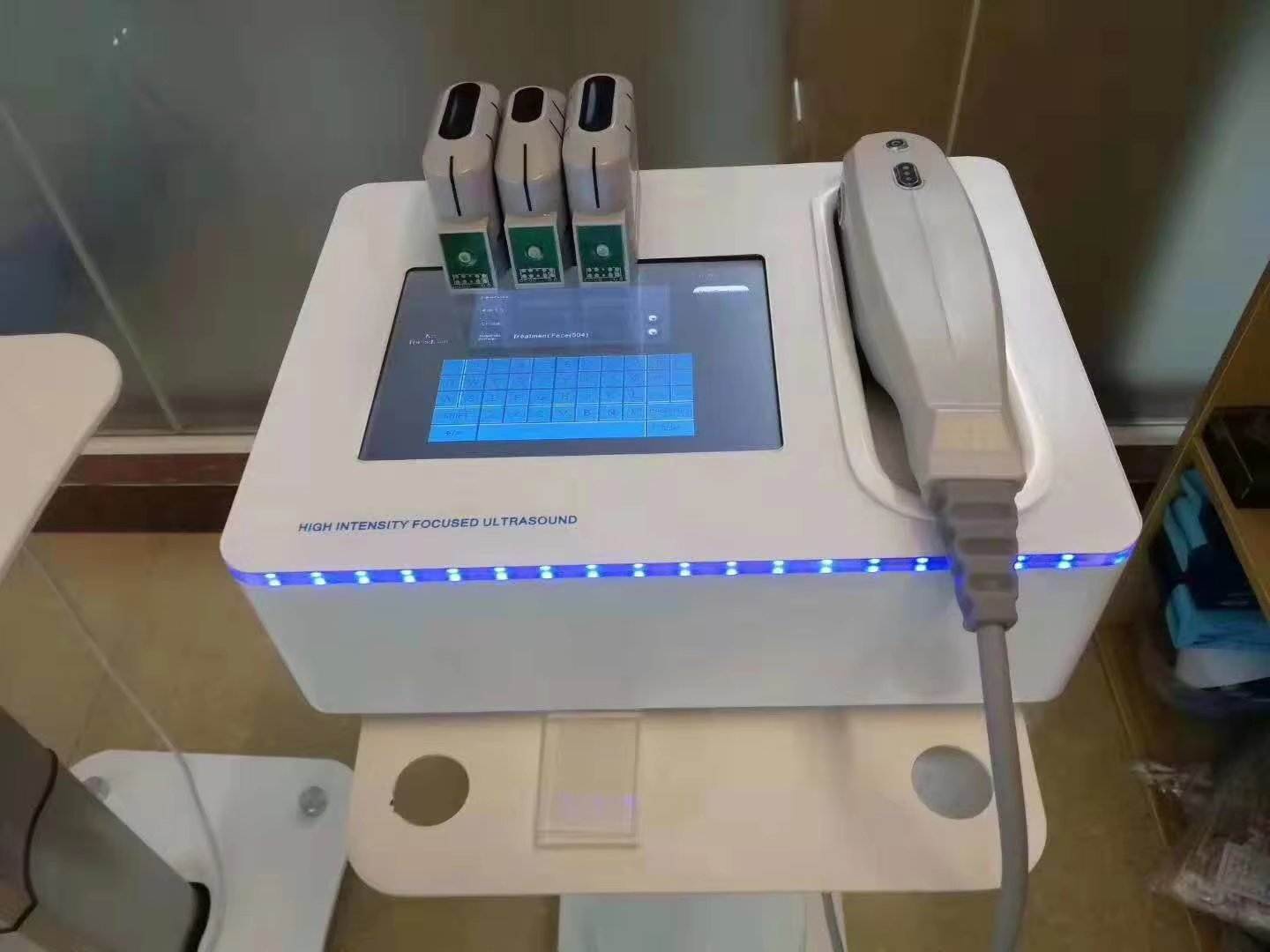 มีสามหัว