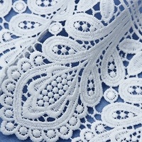 Stock d'usine : Tissu brodé en soie de lait soluble dans l'eau, non élastique, avec bordure en dentelle et broderie code-barres, pour accessoires de rideaux et de vêtements