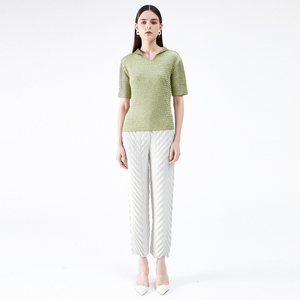 Verano Venta caliente mujeres europeas y americanas de pie cuello manga corta plisado Delgado verde <span class=keywords><strong>mujer</strong></span> versátil camiseta Top - Product Image 2