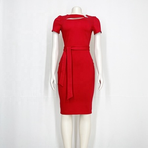 <span class=keywords><strong>Abito</strong></span> bendato a manica corta aderente <span class=keywords><strong>con</strong></span> lacci al ginocchio da donna di ultima generazione - Product Image 2