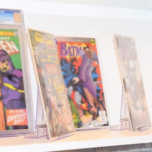 Wholesale Premium Modern Clear Foldable Acrylic Comic Book <b>Floating</b> Shelf Anti-Rust Display Stand for Desktop - Product Image 2