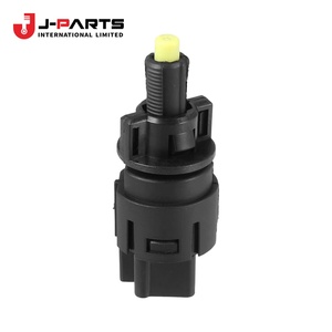 สวิตช์ไฟส่องสว่าง (สำหรับเบรกจอดรถ) สำหรับโตโยต้า ไฮเอซ TRH203 ปี 2005-2013 - Product Image 3