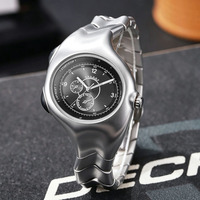 Montre-bracelet sport à quartz incurvée W230 Y2K pour homme, boîtier et bracelet mats, style hip-hop, décontractée, millénaire