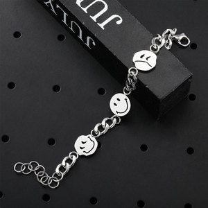 Bracelets et Joncs de Luxe en Gros, Chaîne de Main en Acier Inoxydable 316L, Bracelet Smiley pour Femmes et Hommes - Product Image 2