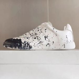 High Quality Hand Painted Graffiti Leather Athletic Shoes Fashion Low Top Design Casual Walking Shoes Outdoor Street Skate Shoes - Product Image 3