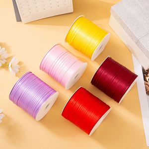 ริบบิ้นซาตินสองด้านพิมพ์ลายฟอยล์สีเงินแบบ DIY สำหรับผูกดอกไม้ ขนาด 3 มม. ม้วนใหญ่ ทำจากโพลีเอสเตอร์ 100% เป็นมิตรกับสิ่งแวดล้อม ใช้สำหรับทำที่คั่นหนังสือและลูกโป่ง - Product Image 1