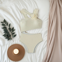 Maillot de bain une pièce uni sexy éco-responsable à découpes et épaules dénudées, sensation haut de gamme, durable, pour le commerce international, avec micro-soutien-gorge XL