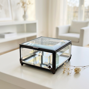 Boîte à bijoux et organisateur de bibelots en verre biseauté carré, décorative, de luxe moderne, fabriquée par des fabricants - Product Image 1