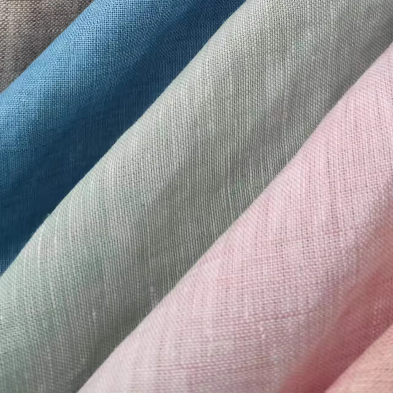 Hot selling linen 120gsm two-tone chambray style colorful cotton soft yarn dyed slub linen shirting fabric