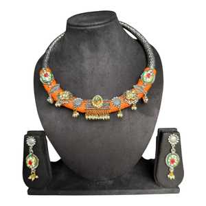 Conjunto de Collar Hasli de Estilo Antiguo de Imitación, Trabajo de Perlas en Dos Tonos, Hecho a Mano, Ajustable, Estilo Tradicional Único, Listo para la Venta - Product Image 1