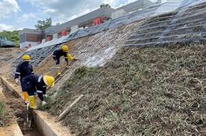 Fiberglass <strong>Geogrid</strong> Asphalt <strong>Geogrid</strong> <strong>Machine</strong> Fiberglass Grid Warp Knitting <strong>Machine</strong> Fiberglass Grid Warp Knitting - Product Image 3