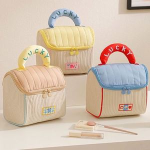 Sac à cosmétiques matelassé mignon, sac à main portable, cadeau promotionnel - Product Image 1